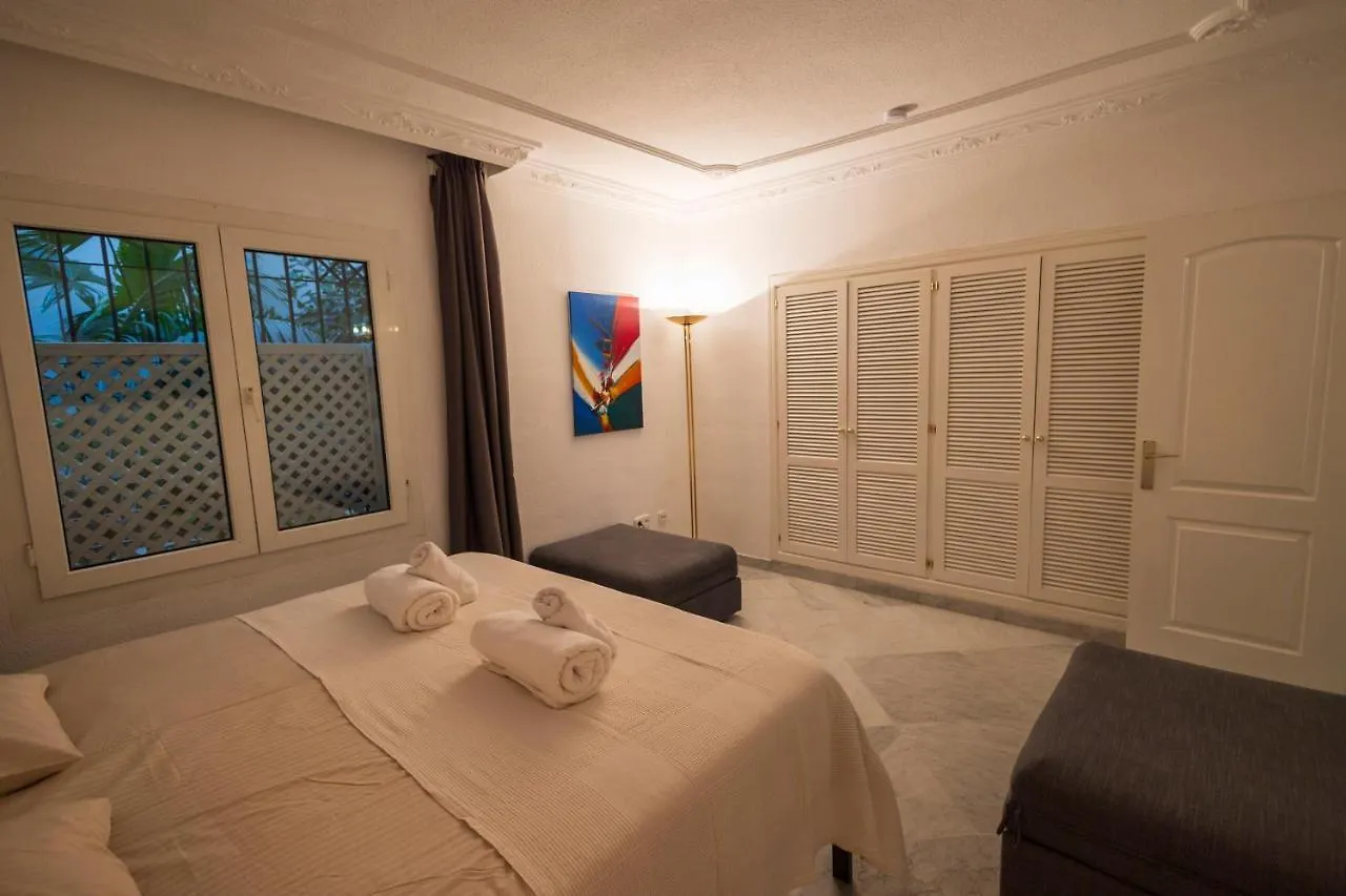 Beachfront Luxury Appartment, Playas Del Duque, Puerto Banus, Marbella Apartment