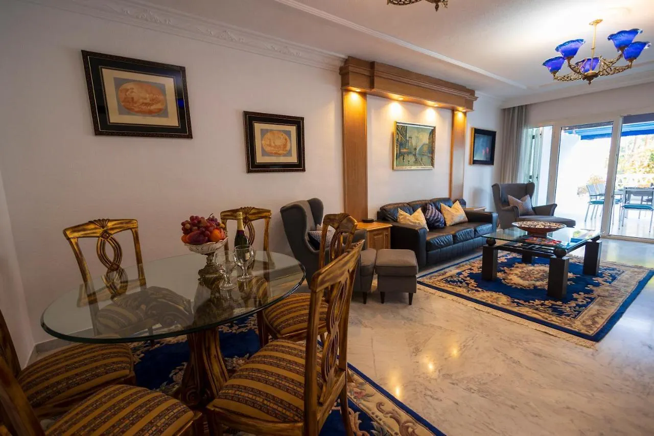 Beachfront Luxury Appartment, Playas Del Duque, Puerto Banus, Marbella